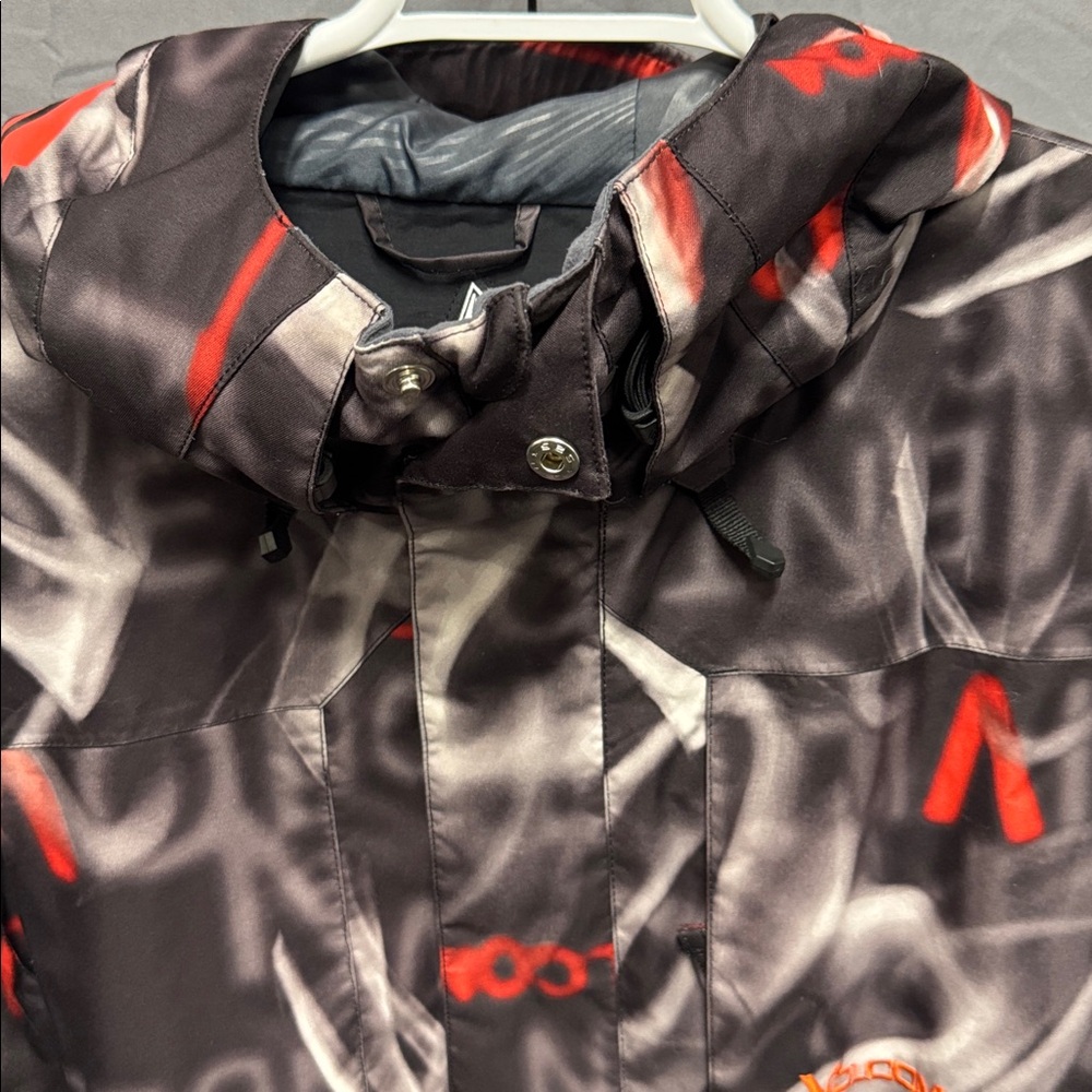 Volcom Black And Red Patterned Jacket - image 2